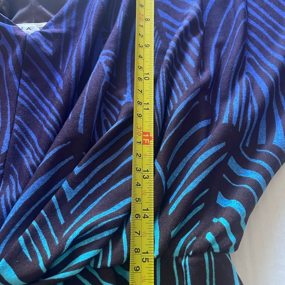 EUC Trina Turk Blue and Green Maxi dress size 0 - Picture 6 of 7